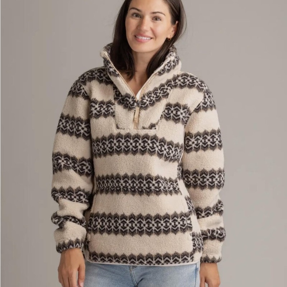 Warm Nordic-Inspired Half-Zip Fleece Sweater
